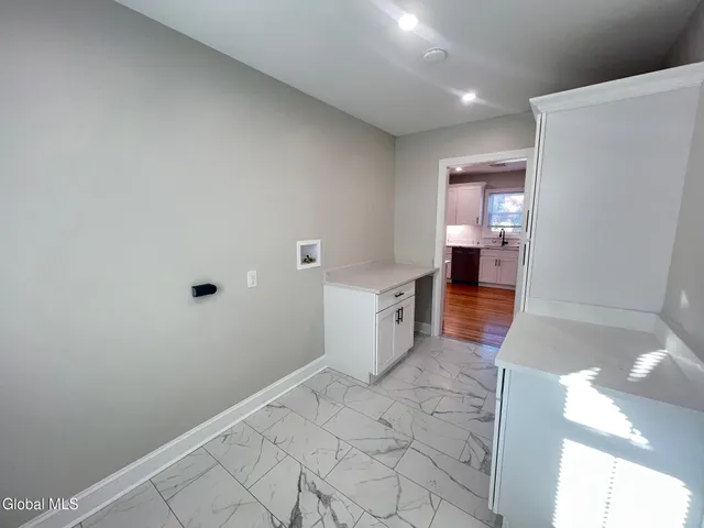 $359,900 | 1971 Nott Street, Niskayuna, NY 12309