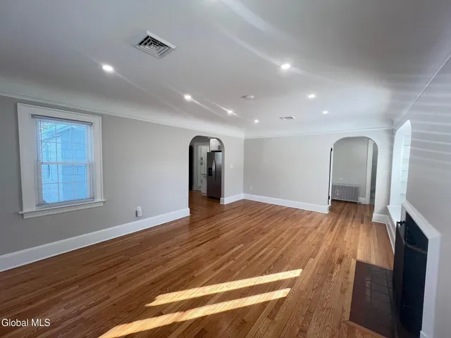 $359,900 | 1971 Nott Street, Niskayuna, NY 12309