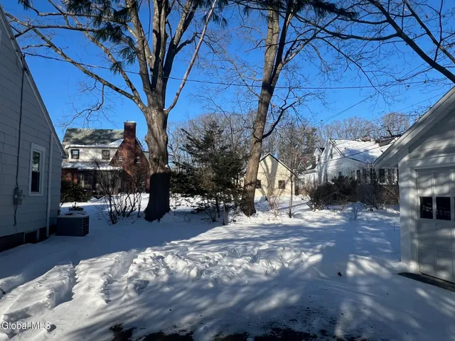 $359,900 | 1971 Nott Street, Niskayuna, NY 12309