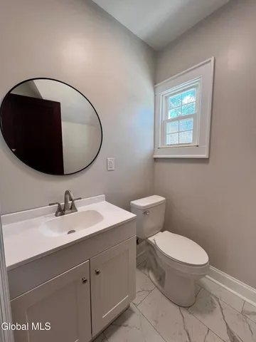 $359,900 | 1971 Nott Street, Niskayuna, NY 12309