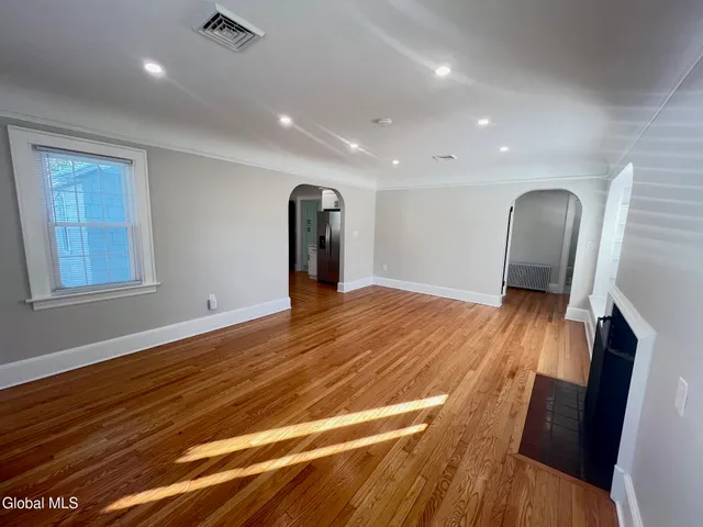 $359,900 | 1971 Nott Street, Niskayuna, NY 12309