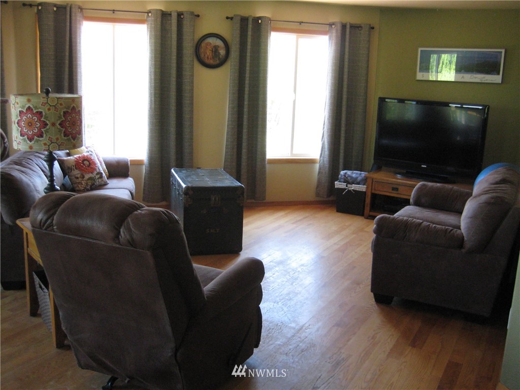 51 Breshear Road Omak, WA 98841 - Photo 4 of 21