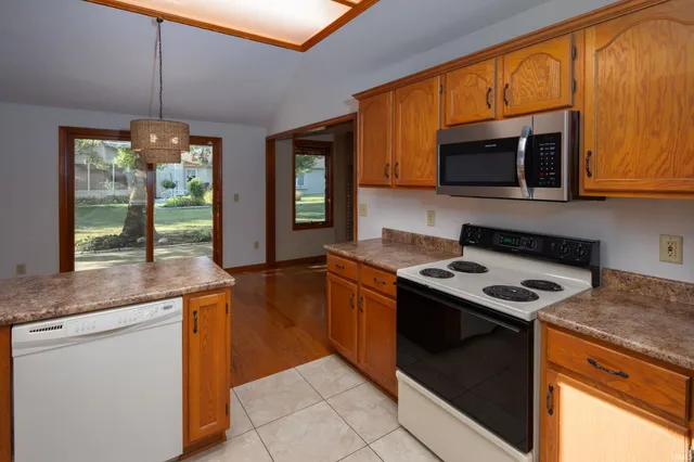 $233,000 | 7435 Glen Gelder Circle West, Fort Wayne, IN 46804