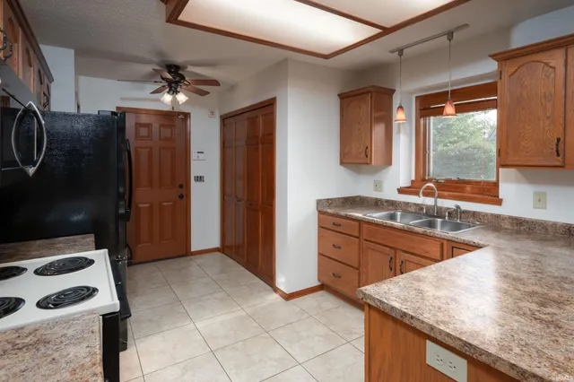 $233,000 | 7435 Glen Gelder Circle West, Fort Wayne, IN 46804