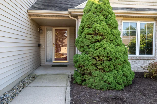 $233,000 | 7435 Glen Gelder Circle West, Fort Wayne, IN 46804