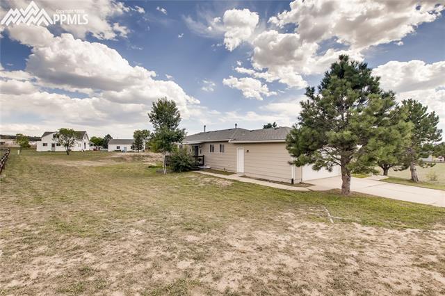 19215 Spring Valley Road Monument, CO 80132 - Photo 26 of 28