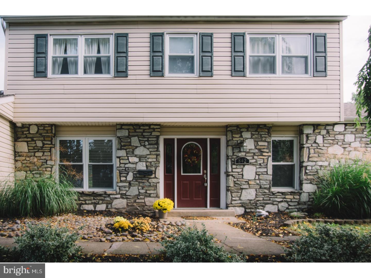 842 Stephen Road Warminster, PA 18974 - Photo 1 of 21 Gallery Image 1