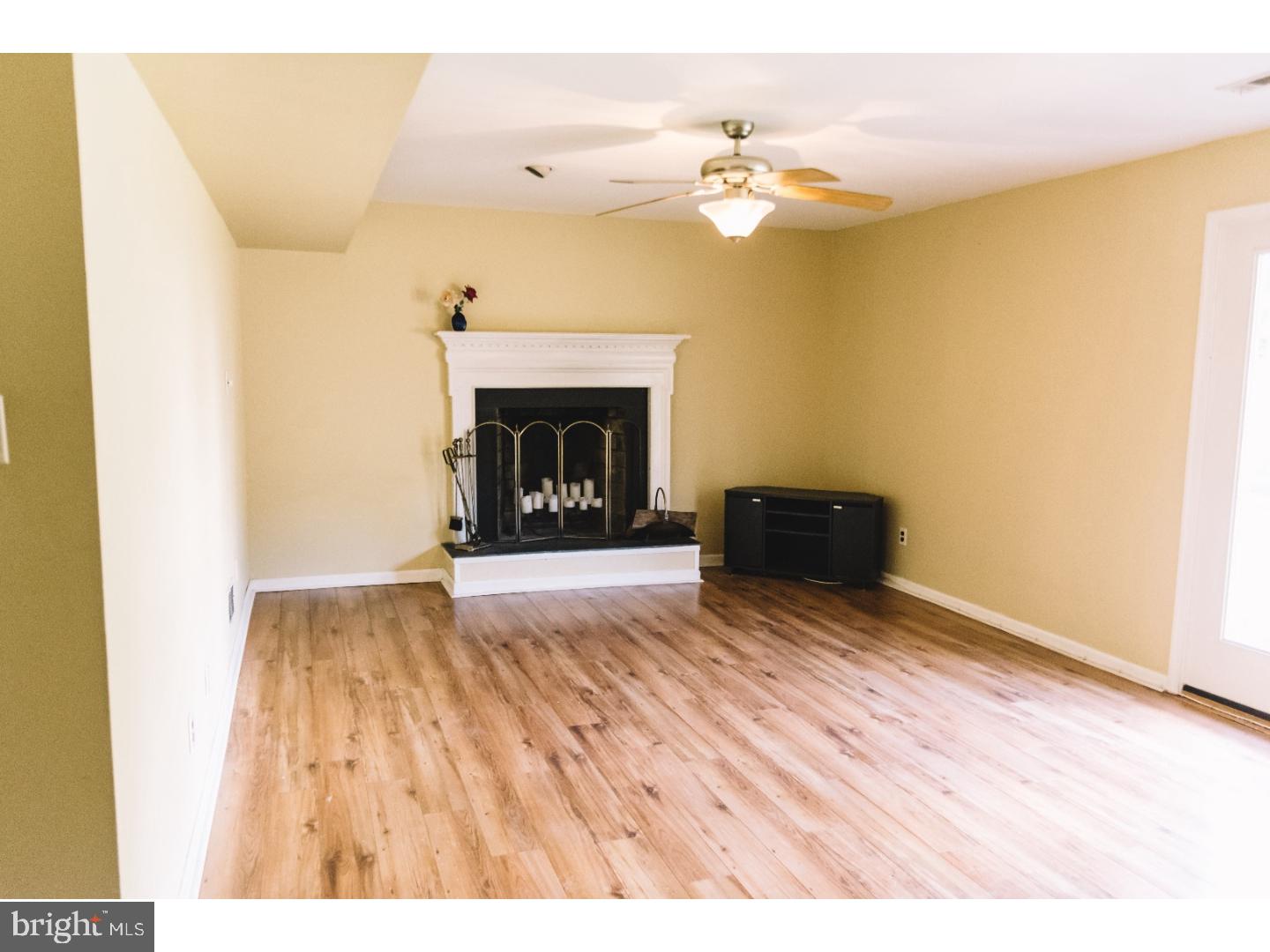 842 Stephen Road Warminster, PA 18974 - Photo 11 of 21 Family Room