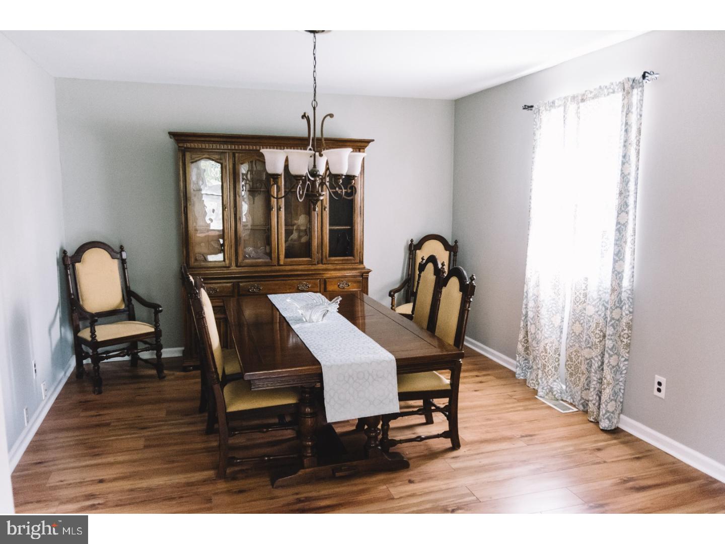 842 Stephen Road Warminster, PA 18974 - Photo 5 of 21 Dining Room