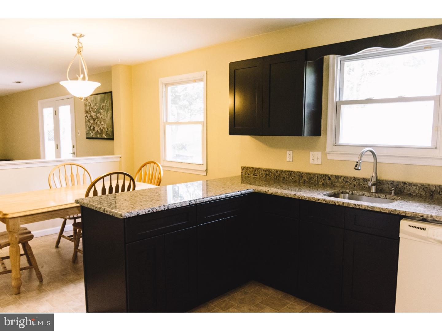 842 Stephen Road Warminster, PA 18974 - Photo 6 of 21 Kitchen