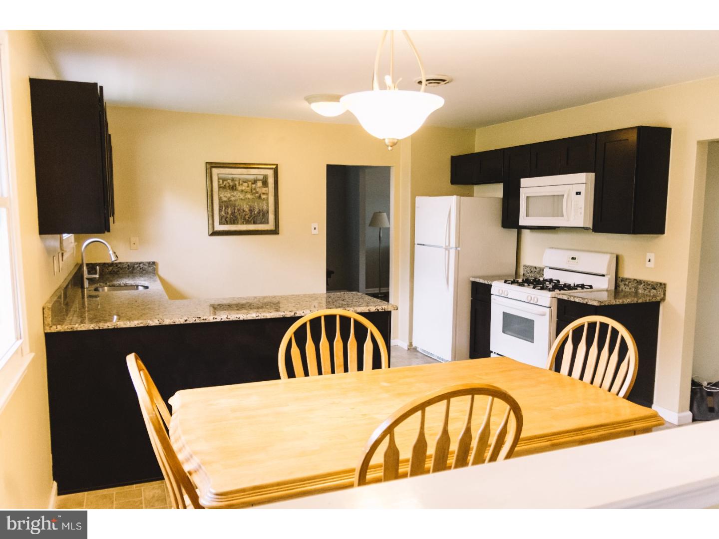 842 Stephen Road Warminster, PA 18974 - Photo 9 of 21 Kitchen
