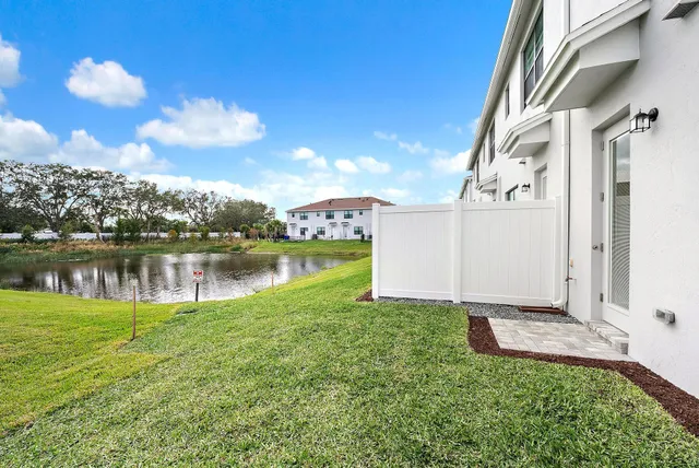 $2,790 | 272 Southwest Sally Way, Stuart, FL 34997