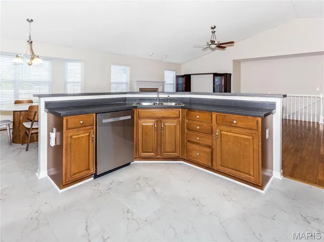 $405,000 | 157 Oak Hill Drive, Maryville, IL 62062