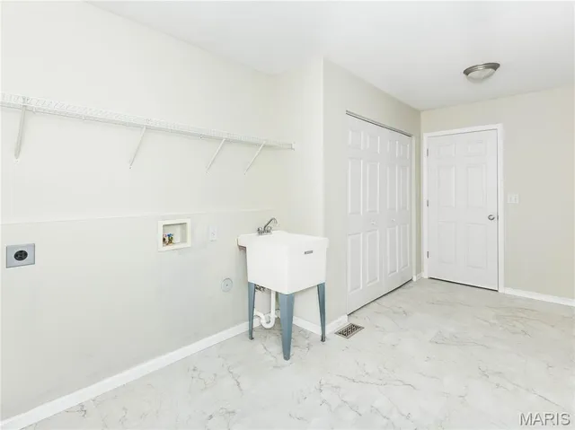 $399,900 | 157 Oak Hill Drive, Maryville, IL 62062