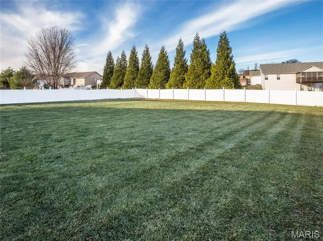 $405,000 | 157 Oak Hill Drive, Maryville, IL 62062