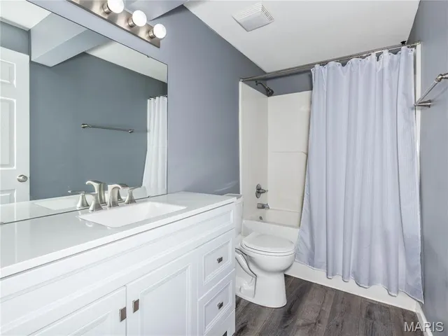 $405,000 | 157 Oak Hill Drive, Maryville, IL 62062