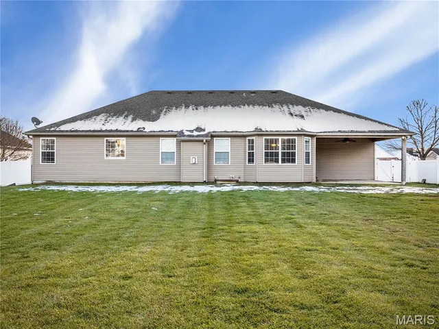 $405,000 | 157 Oak Hill Drive, Maryville, IL 62062