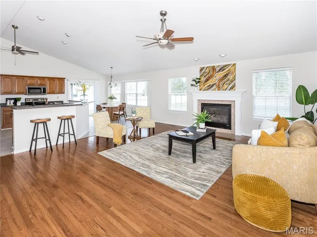 $399,900 | 157 Oak Hill Drive, Maryville, IL 62062