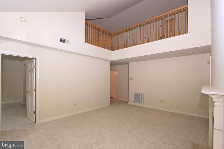 111 Timberbrook Lane, Unit 304 Gaithersburg, MD 20878 - Photo 18 of 30 Living Room