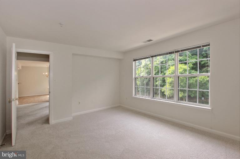 111 Timberbrook Lane, Unit 304 Gaithersburg, MD 20878 - Photo 23 of 30 Bedroom (Master)