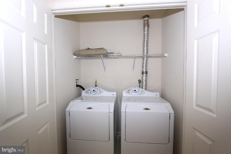 111 Timberbrook Lane, Unit 304 Gaithersburg, MD 20878 - Photo 7 of 30 Interior (General)