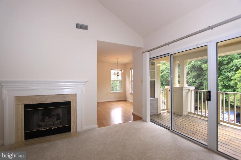 111 Timberbrook Lane, Unit 304 Gaithersburg, MD 20878 - Photo 8 of 30 Interior (General)
