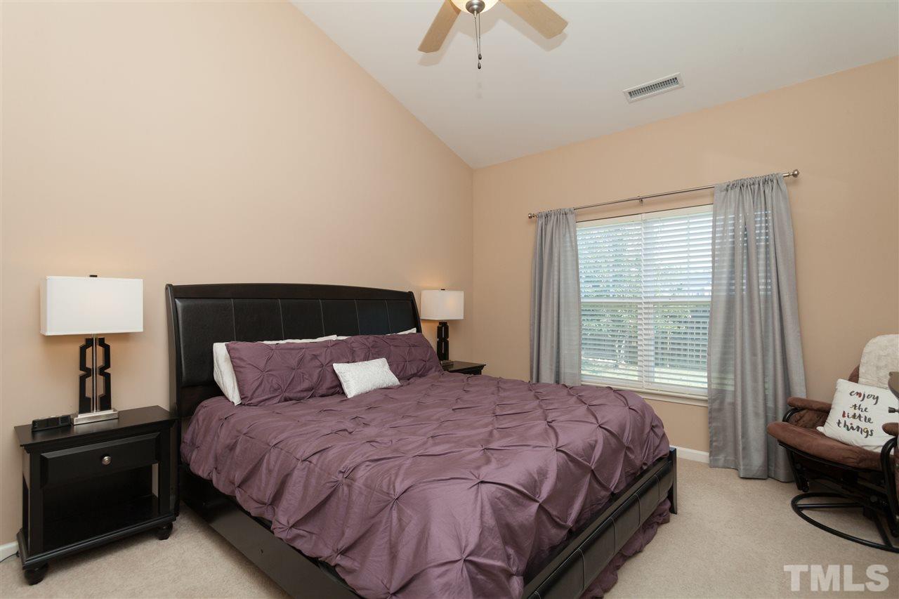 641 Smith Ridge Way Fuquay-Varina, NC 27526 - Photo 11 of 25 Gallery Image 11