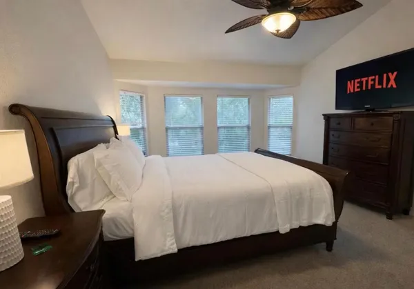a view of entryway with a potted plant