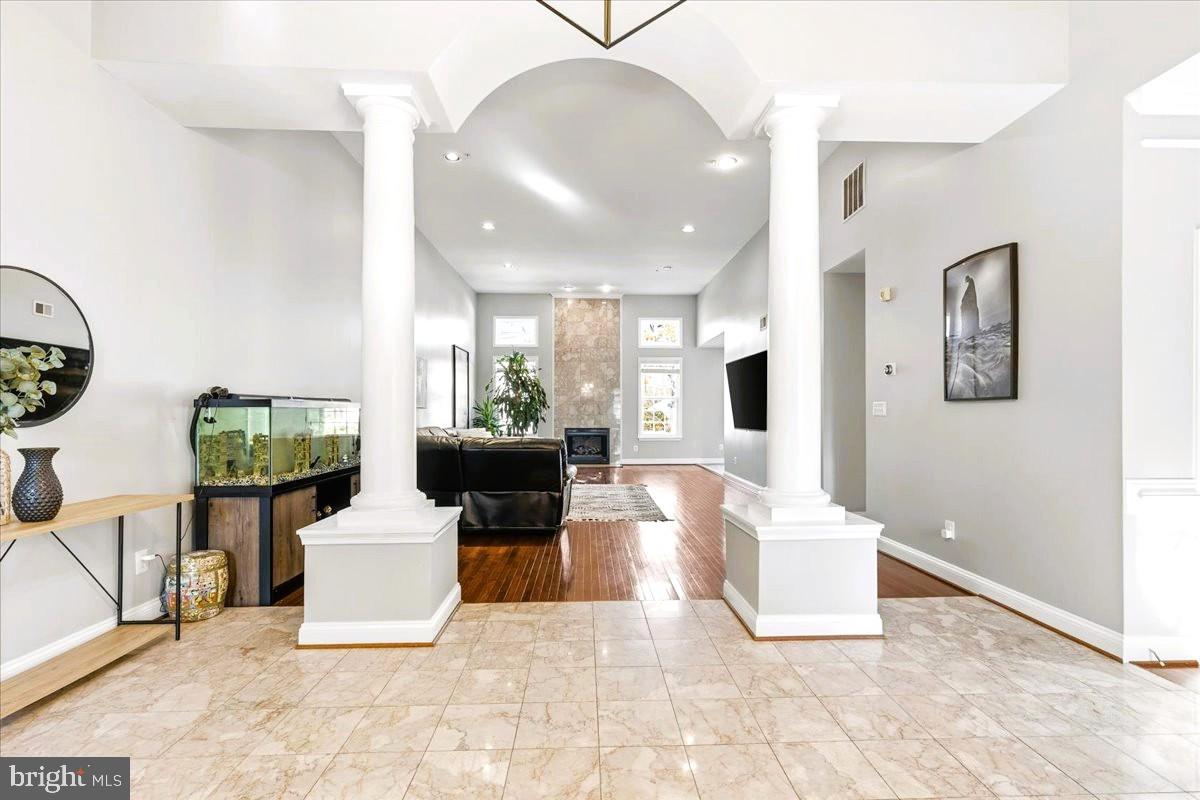 13305 Old Fort Road Fort Washington, MD 20744 - Photo 6 of 52 Foyer