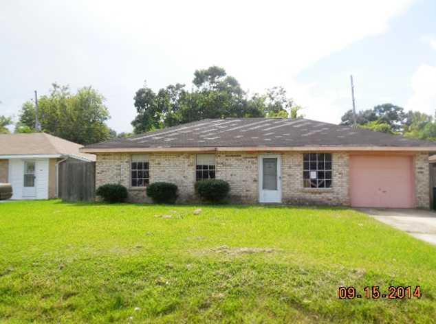 425 State Street Laplace, LA 70068 - Photo 1 of 7