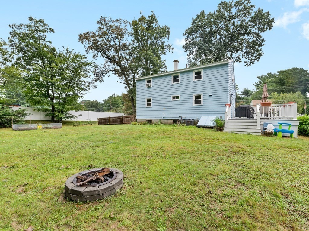 267 Salem Road Billerica, MA 01821 - Photo 23 of 27 a front view of a house with garden
