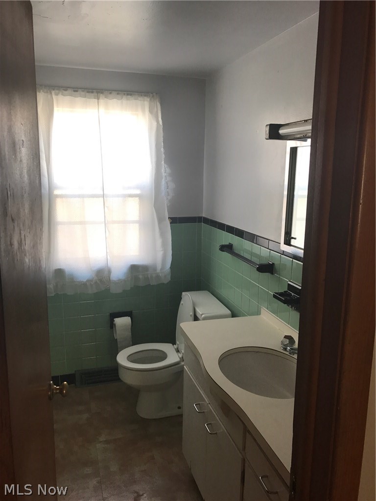 669-671 Babbitt Road Euclid, OH 44123 - Photo 5 of 13 Gallery Image 5
