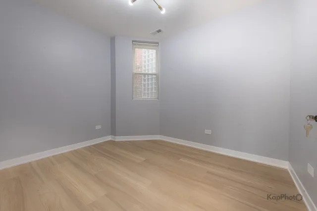 $1,900 | 2821 South Emerald Avenue, Unit 2R, Chicago, IL 60616