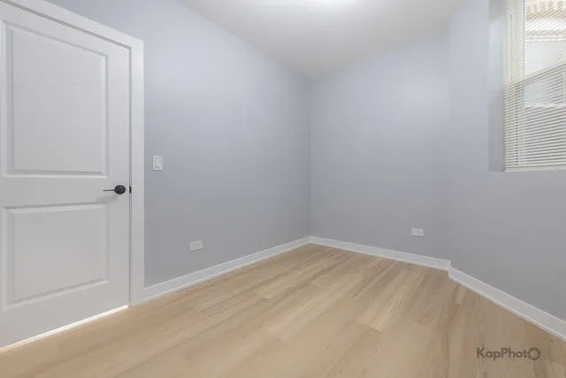 $1,900 | 2821 South Emerald Avenue, Unit 2R, Chicago, IL 60616