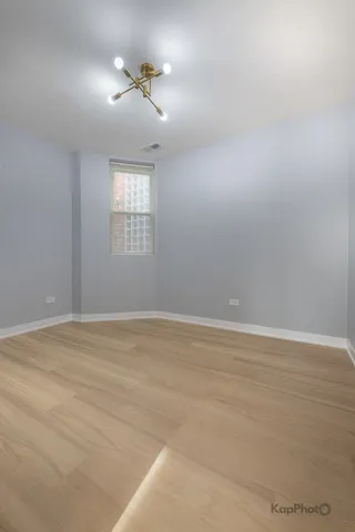 $1,900 | 2821 South Emerald Avenue, Unit 2R, Chicago, IL 60616