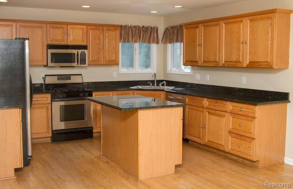 4983 Casey Road Dryden, MI 48428 - Photo 17 of 38 18 Convenient Island.jpg