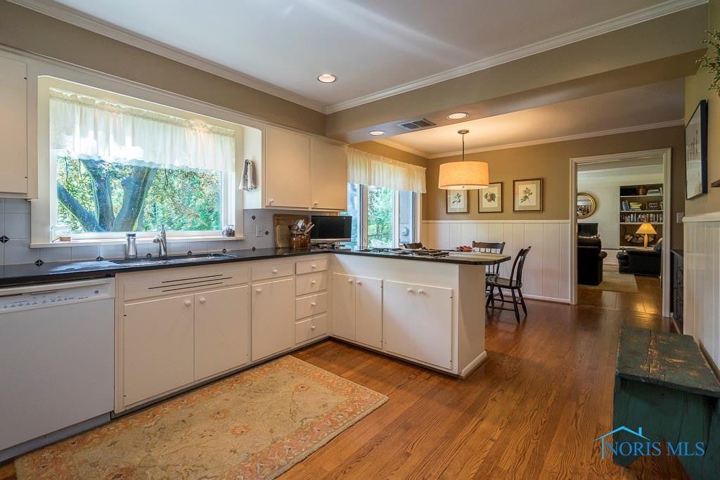 2534 Edgehill Road Toledo, OH 43615 - Photo 17 of 32 Gallery Image 17