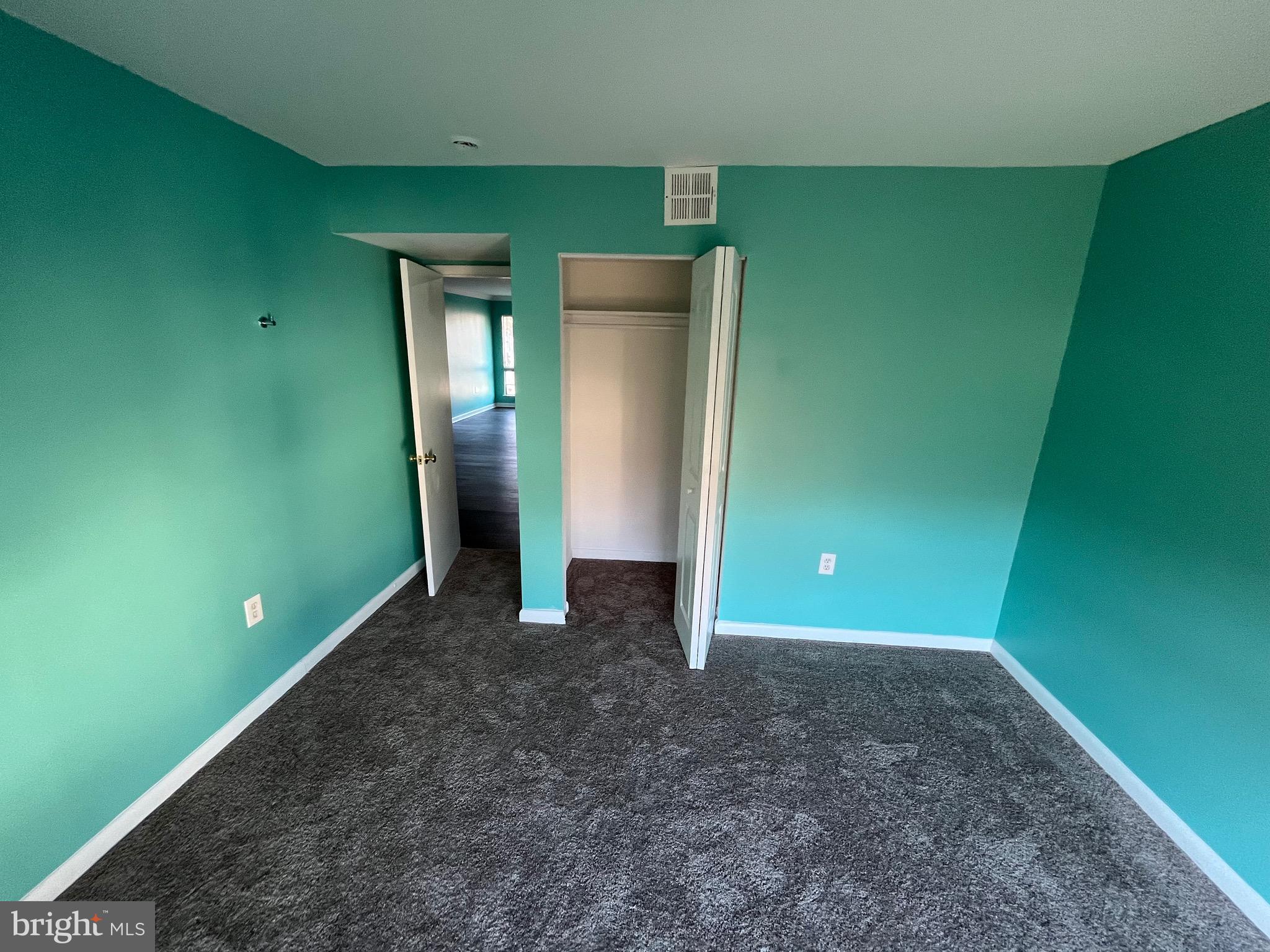 8607 Village Way, Unit 7/8607F Alexandria, VA 22309 - Photo 18 of 30 a view of a room with a entertaining space