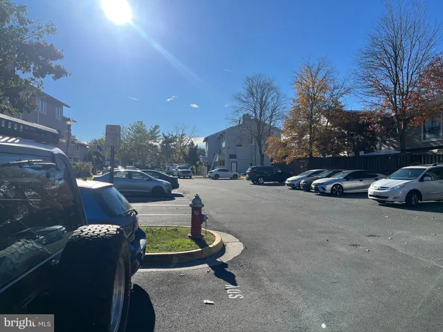 $319,900 | 8607 Village Way, Unit 7/8607F, Alexandria, VA 22309