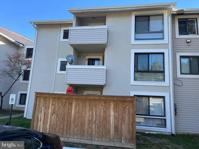 $319,900 | 8607 Village Way, Unit 7/8607F, Alexandria, VA 22309