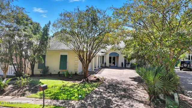 $468,999 | 109 Overlook Pointe Circle, Ridgeland, MS 39157