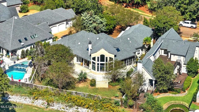 $468,999 | 109 Overlook Pointe Circle, Ridgeland, MS 39157