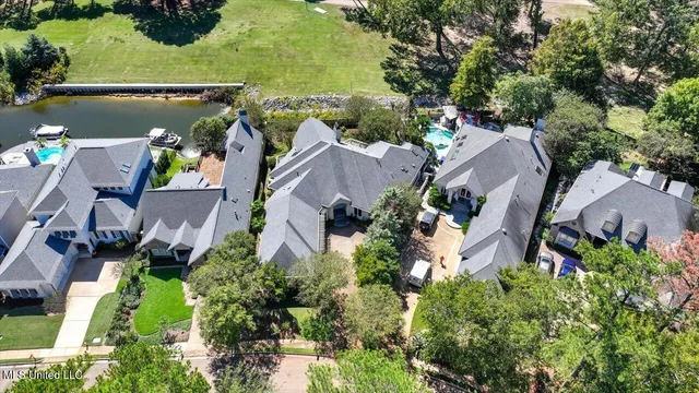 $468,999 | 109 Overlook Pointe Circle, Ridgeland, MS 39157