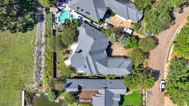 $468,999 | 109 Overlook Pointe Circle, Ridgeland, MS 39157