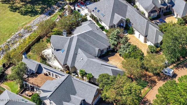 $468,999 | 109 Overlook Pointe Circle, Ridgeland, MS 39157