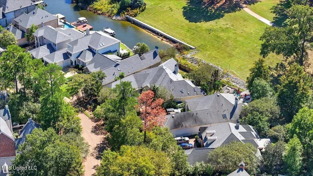 $468,999 | 109 Overlook Pointe Circle, Ridgeland, MS 39157