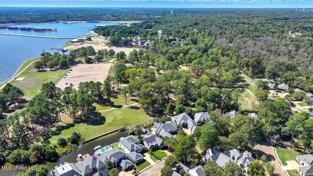 $468,999 | 109 Overlook Pointe Circle, Ridgeland, MS 39157