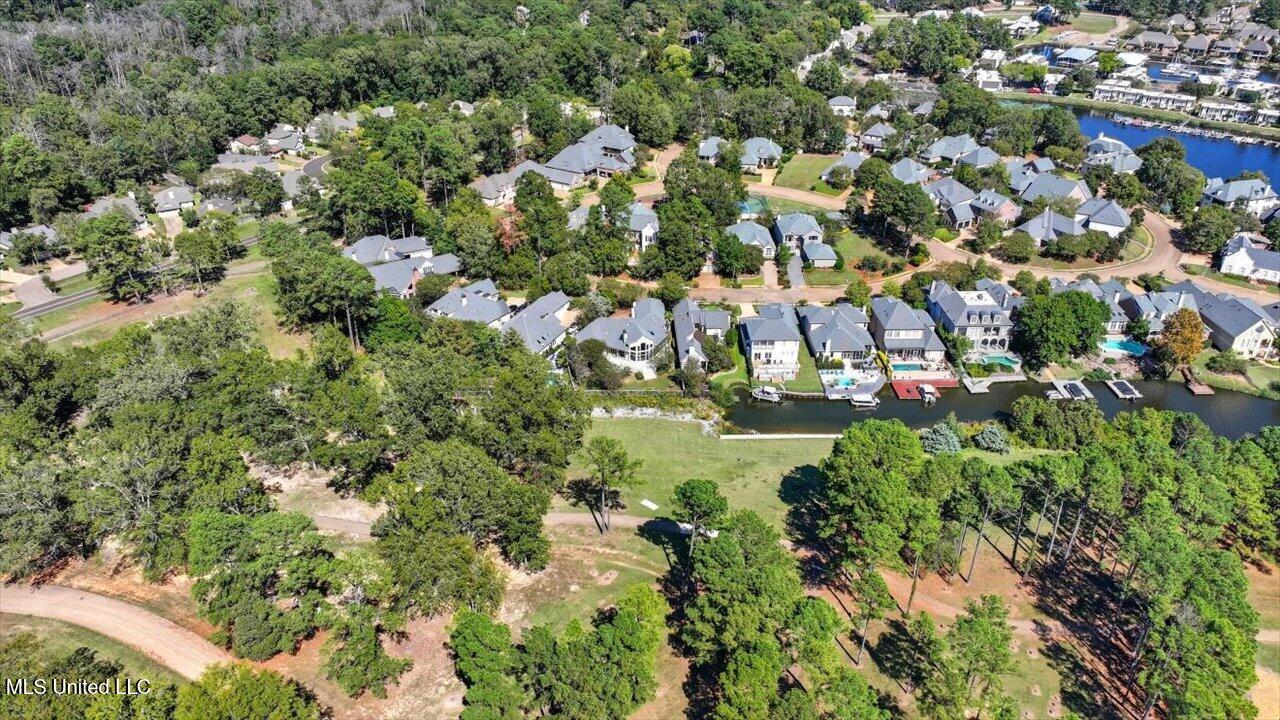 109 Overlook Pointe Circle Ridgeland, MS 39157 - Photo 73 of 84 76-109 Overlook Pointe Cir _ Home Tours