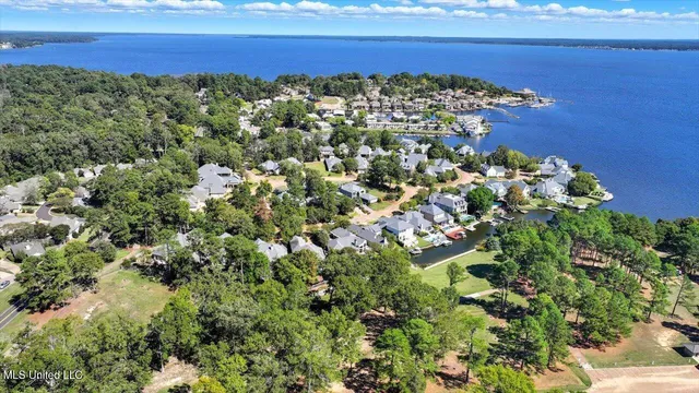 $468,999 | 109 Overlook Pointe Circle, Ridgeland, MS 39157