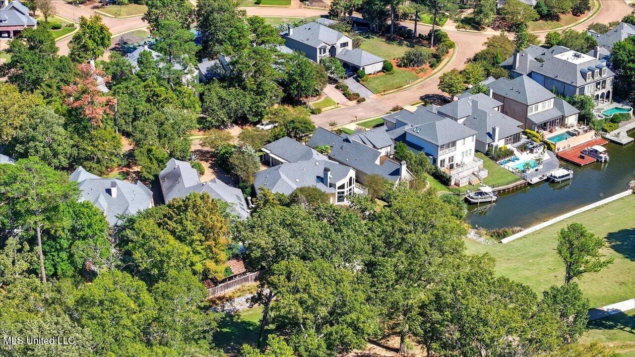 109 Overlook Pointe Circle Ridgeland, MS 39157 - Photo 77 of 84 80-109 Overlook Pointe Cir _ Home Tours